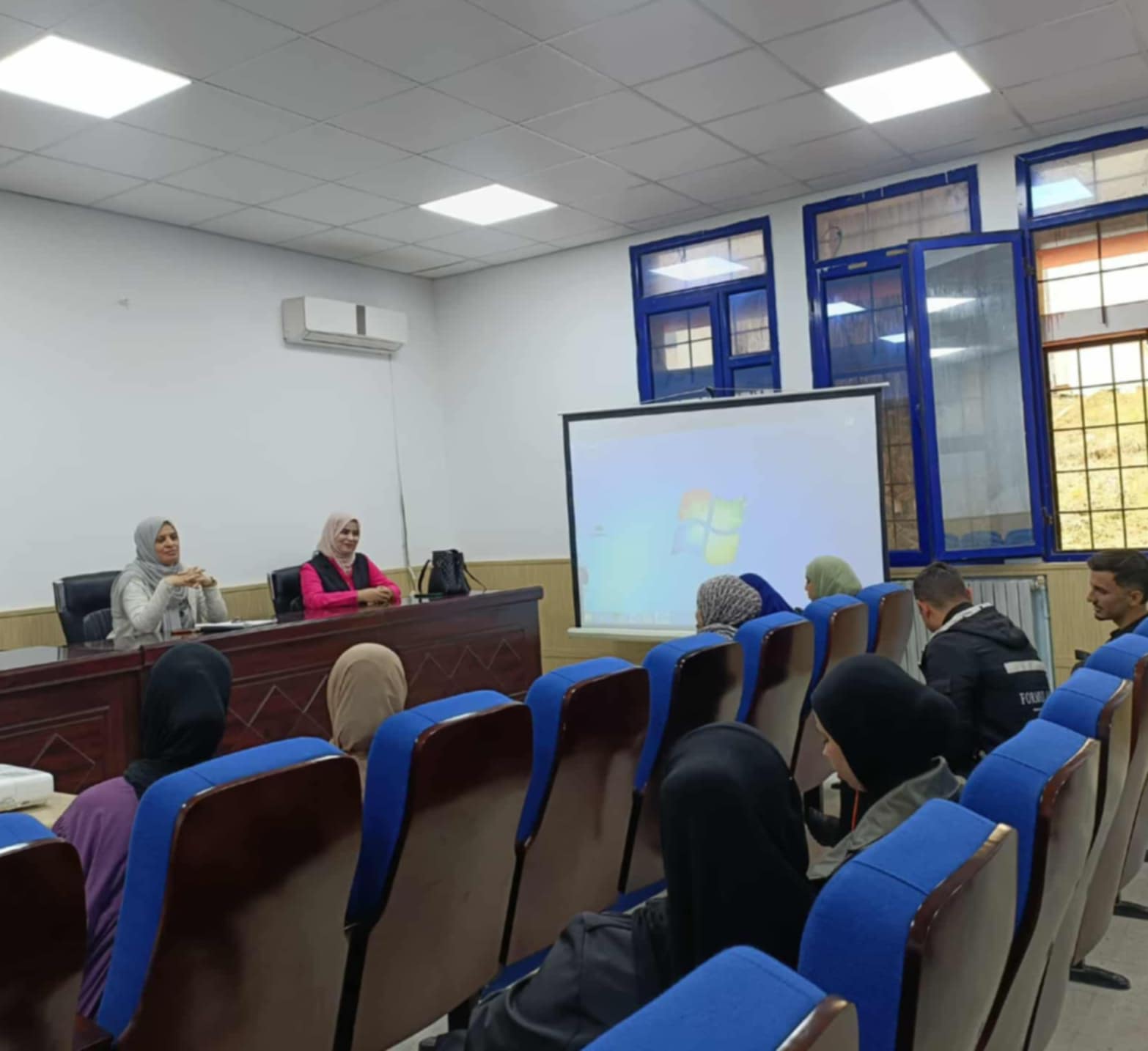 في خطوة نحو التميز الأكاديمي.. ورشة تكوينية حول أسرار التحضير لمذكرة التخرج لطلبة الماستر بجامعة باجي مختار عنابة 