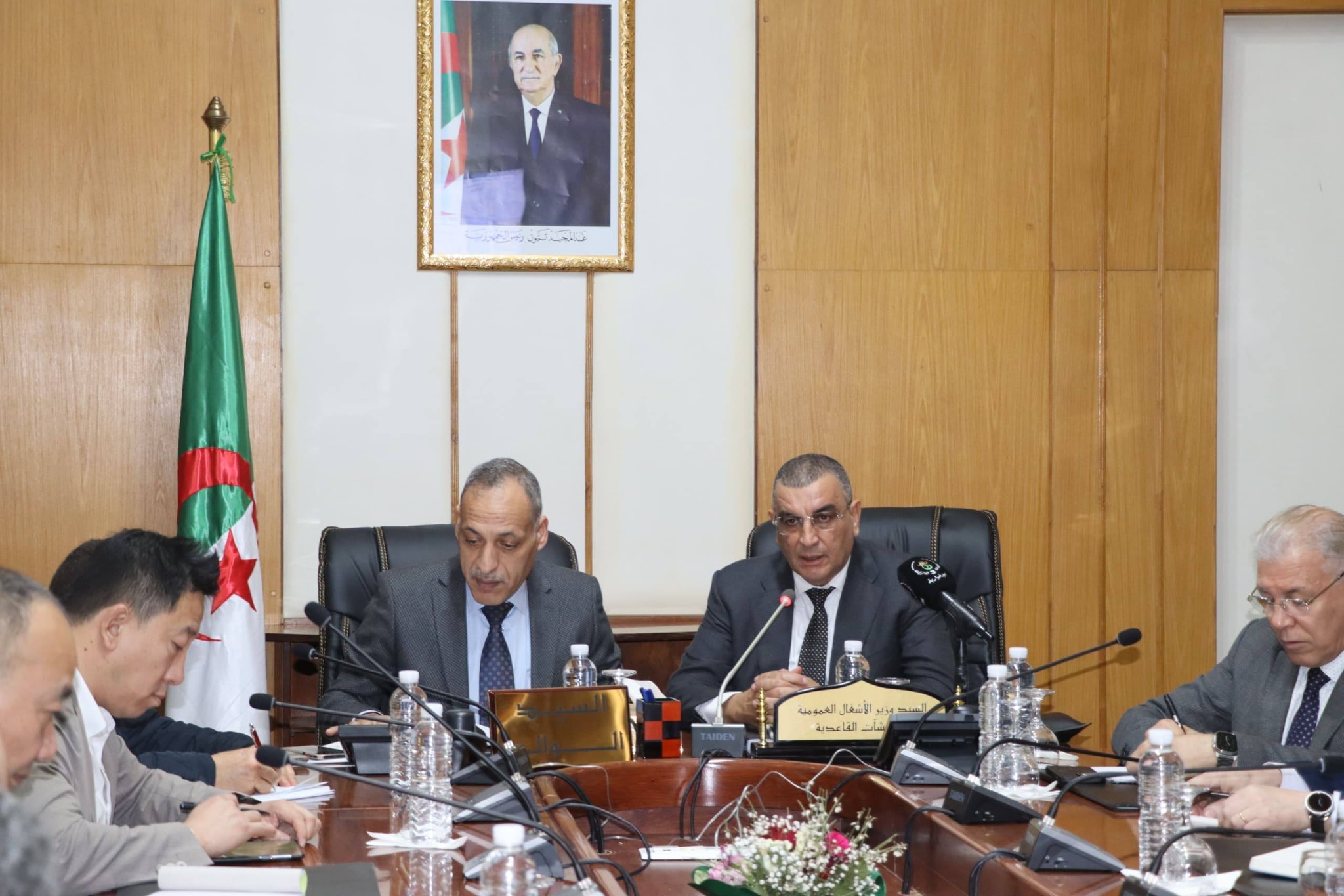 الوزير جلاوي يدعو إلى تكثيف التنسيق لتسريع توسعة ميناء عنابة الفوسفاتي