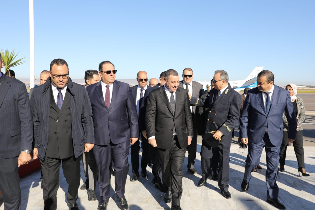 وهران: وزير الداخلية في زيارة عمل وتفقد رفقة وفد وزاري رفيع