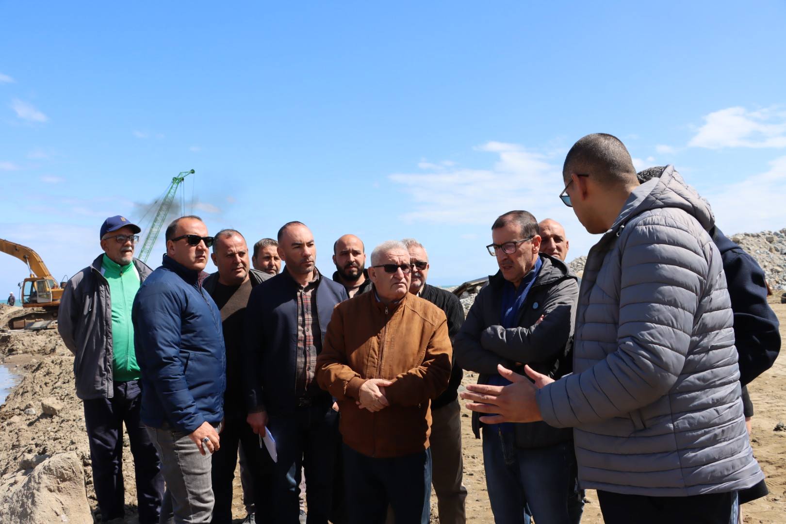 والي جيجل يشدد على الالتزام بالآجال والمعايير التقنية في المشاريع التنموية