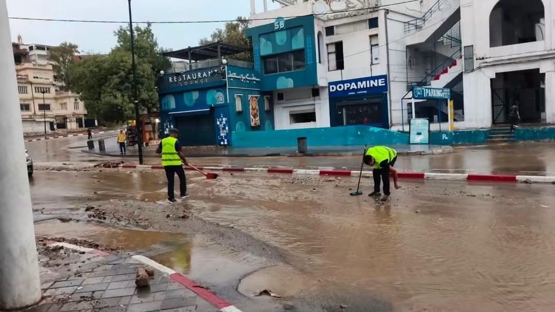عنابة: تدخلات ميدانية مكثفة لمواجهة تراكمات مياه الأمطار